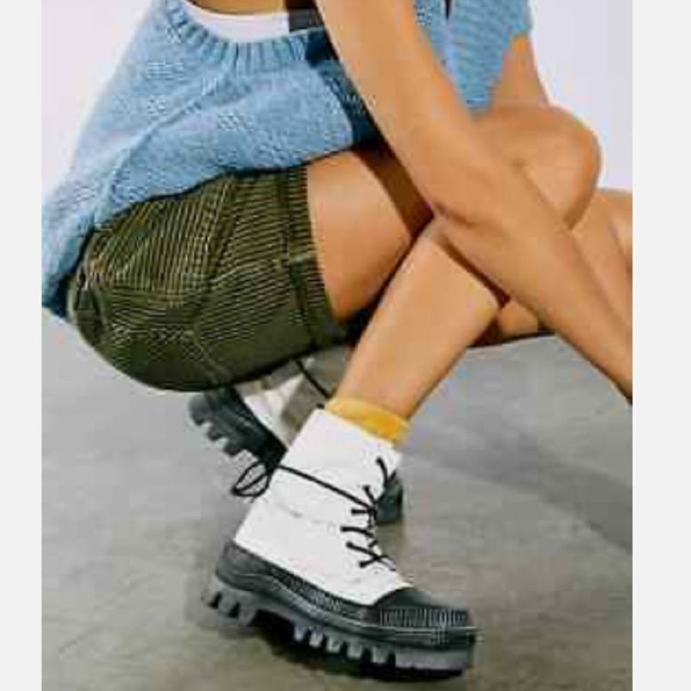 Free People Goldie Lug Sole Lace UP Utility Boots size 7